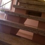 na zdjęciu schody Ciele del Oro ażurowe
