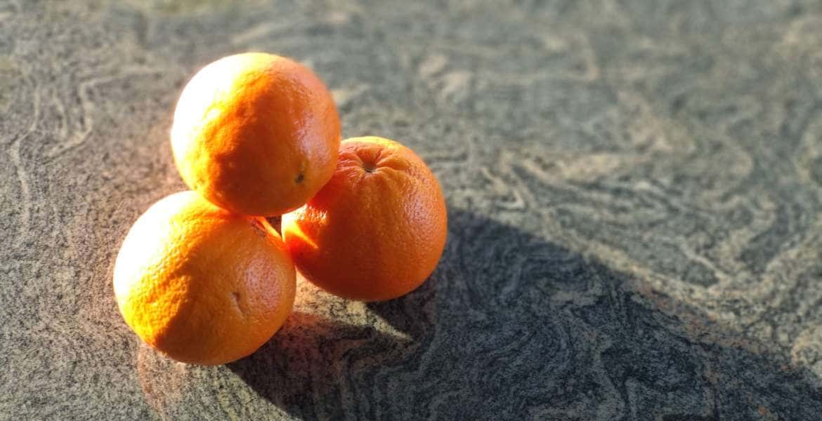 zdjęcie blatu z pomarańczami