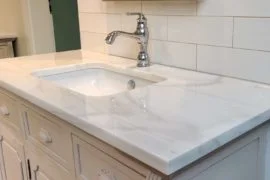 Blat łazienkowy marmur Bianco Granada