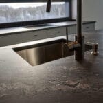 sky black satyna mat wyspa zdjęcie 9 zbliżenie na kran